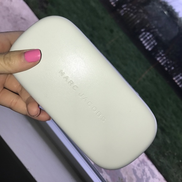 Marc Jacobs Sunglasses - Picture 2 of 8